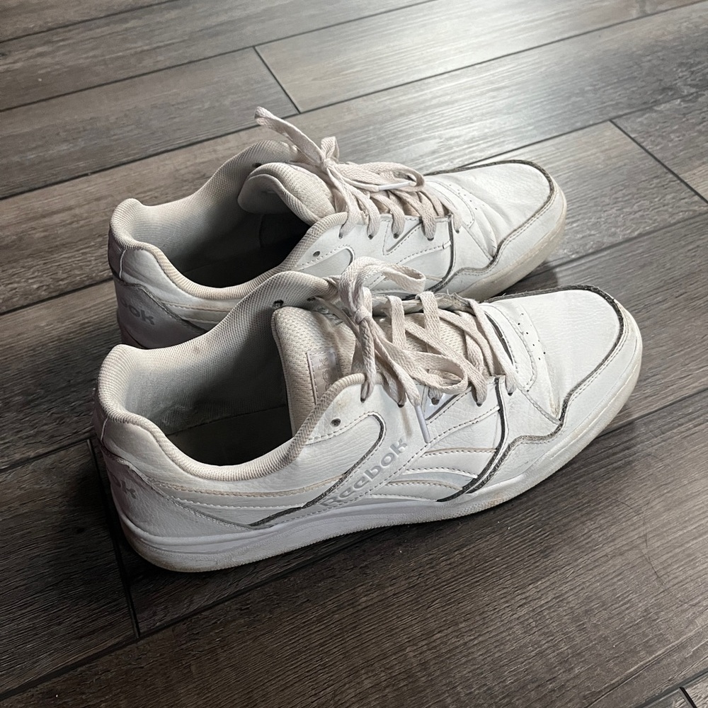 Reebok white shoes - Sz 11